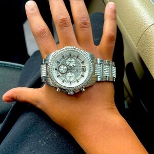 Diamond watch 100m-330ft